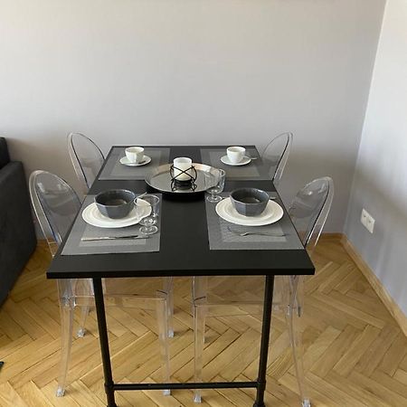 Ferienwohnung Apartament Emilian Warschau Exterior foto